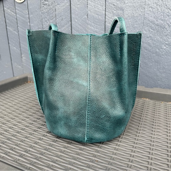 Portland Leather Goods Handbags - Portland Leather LAGOON Devan Classic Bucket Bag Purse